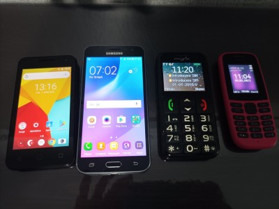 samsung,,vodafone,nokia ,mirya toate 4 impreuna ! foto