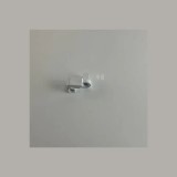 Opritor ușă dreapta alb pentru frigider WHIRLPOOL 481010643182 Original