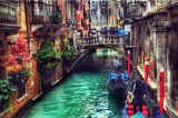 Cumpara ieftin Fototapet de perete autoadeziv si lavabil Cu gondola prin Venetia, 250 x 200 cm