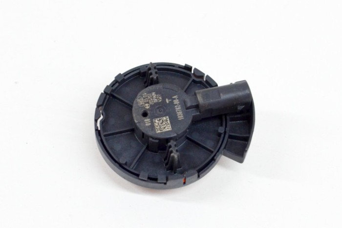 Senzor de impact st&acirc;nga față TESLA MODEL 3 2021 OEM: 1036762-00-A 14464624