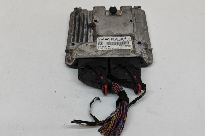 Unitate de control motor AUDI A5 Avant 2024 OEM: 0Z7907182AF,0Z7907182K,0261V10044 | 31880524