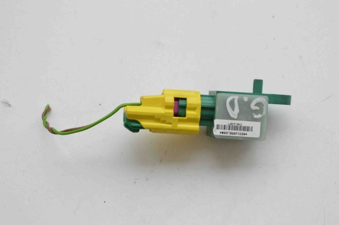 Senzor de impact dreapta spate VW PASSAT B6 3C2 2007 OEM: 3C0909606 | 2000517