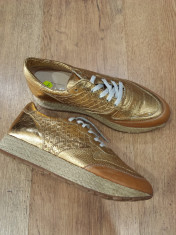 Pantofi -Tenisi dama noi piele naturala auriu vintage superbi 39 ! foto
