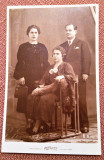 Cumpara ieftin Portret de grup. Fotografie veche tip carte postala - FOTOART, Buzau, Romania 1900 - 1950, Sepia, Portrete