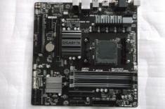 Placa de baza GIGABYTE GA-78LMT-USB3 R2 foto
