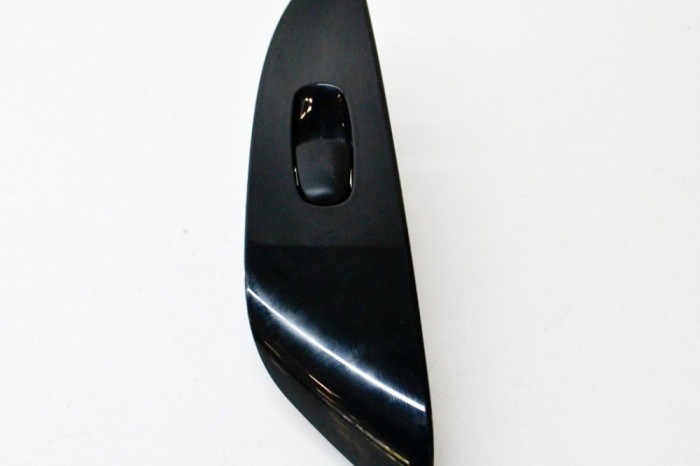 Buton geam ușă dreapta spate NISSAN LEAF ZE0 2011 OEM: 82960-3NA0A 13628516