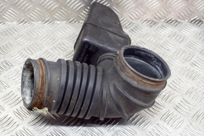 Furtun de admisie aer MITSUBISHI PAJERO III V7_W, V6_W 2002 OEM: MR404745 14287096