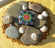 Mandala Stone 10, Spiritual Yoga &amp;amp; Meditation Dot Art pictura acrilica pe piatra foto