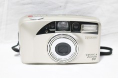 Aparat foto cu film Kyocera Yashica Zoommate 80 - functional