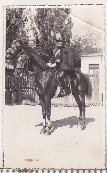 bnk foto Ofiter calare pregatit de parada - 10 Mai 1935