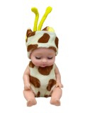 Bebelus de jucarie in costum de girafa