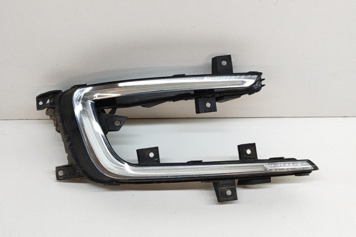 Proieitor suplimentar dreapta față VW GOLF VII 5G1, BQ1, BE1, BE2 2015 OEM: 5GE941056B 25845035