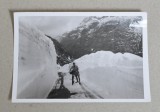 Biciclist in Muntii Alpi fotografie cca 1940