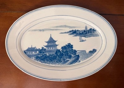 PLATOU DIN PORTELAN CHINEZESC- MARCAJ LILING- CHINA L35,5CM foto