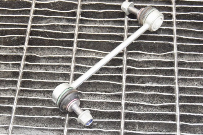 Bieleta stabilizatoare dreapta spate JAGUAR I-PACE X590 2020 OEM: HK83-5D498-AB 12164430