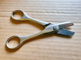 H377-I-Foarfeca veche otel marca P.A. WECK Erfurt interbelica cca 1920-40 stare buna, masiva, robusta, lungime 14,5 cm.