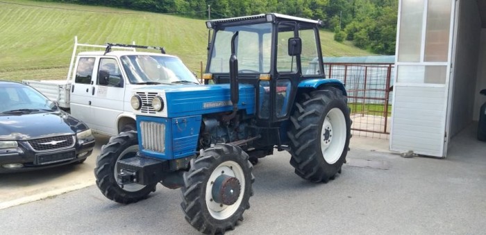 Tractor Universal 550 DTC