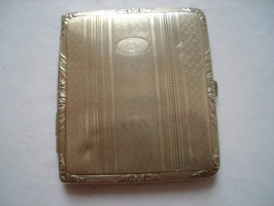 Tabachera veche din alpaca foto