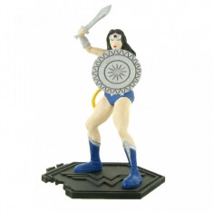 Figurina Wonder Woman se apara Liga Dreptatii foto