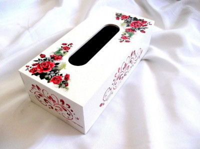 Trandafiri rosii si elemente decorative rosii, cutie servetele hartie 40214 foto