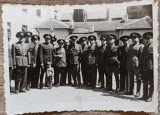 Militari romani in vizita la o fabrica, perioada interbelica// fotografie