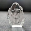 * Obiect decorativ de sticla masiva, groasa, greautate pentru hartii, cu lalea