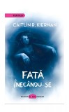 Fată &icirc;nec&acirc;ndu-se - Caitl&iacute;n R. Kiernan