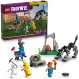 LEGO&reg; Fortnite&reg; - Tabara lui Peely si Sparkplug 77075, 250 piese