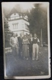 Fotografie tip Carte Postala, Grup de prieteni in vacanta, perioada interbelica