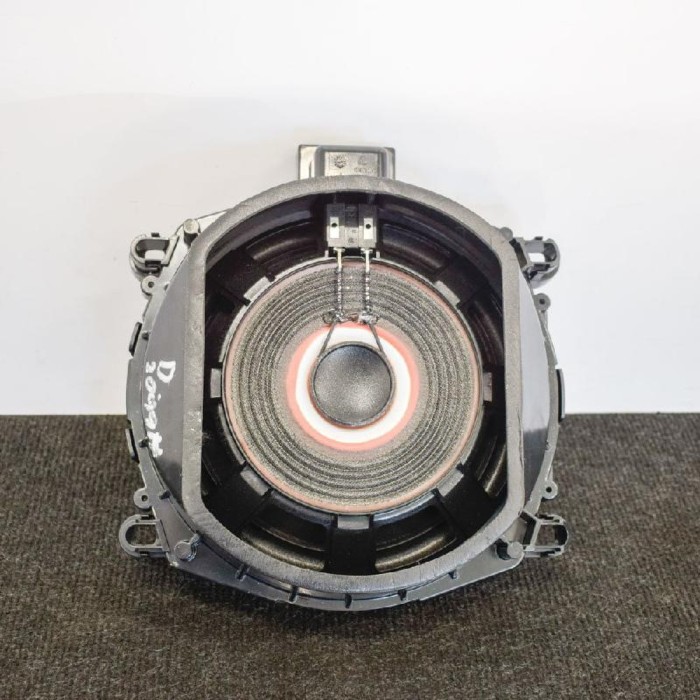 Subwoofer BMW X3 F25 2014 OEM: 9247342430307421480 3072246