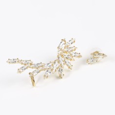 Cercei aurii cu model diferit