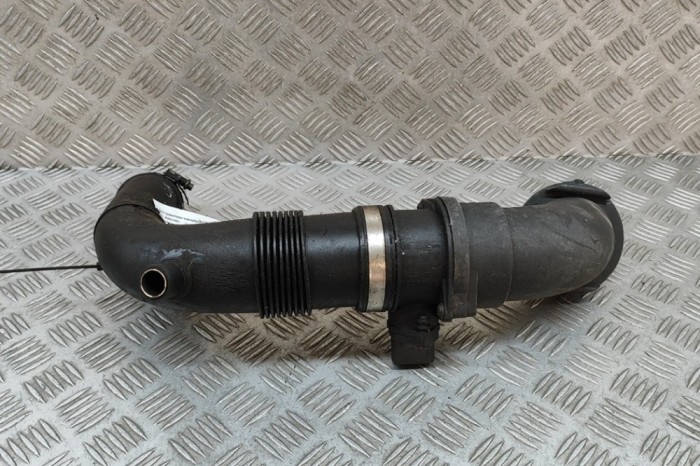 Tub de admisie aer PORSCHE CAYENNE 9PA 2004 OEM: 7L0129533,7L0.129.533,07C906461,07C.906.461,0280218071 28931603