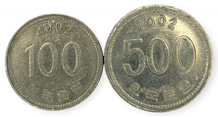Coreea de Sud , lot 18 - 100 + 500 Won 2002