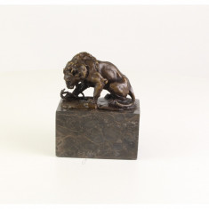 Leul si sarpele-statueta din bronz pe un soclu din marmura YY-66 foto