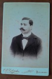 Fotografie pe carton barbat cu mustata, inceput de secol XX