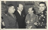 P2070N Căpitan rom&acirc;n de cavalerie decorat cu Ordinul Mihai Viteazul și Crucea de Fier germană și medic militar cu Crucea Regina Maria, 1942