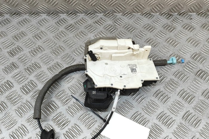 &Icirc;ncuietoare ușă st&acirc;nga spate AUDI E-TRON GT 2022 OEM: 4K0839015P 30763715