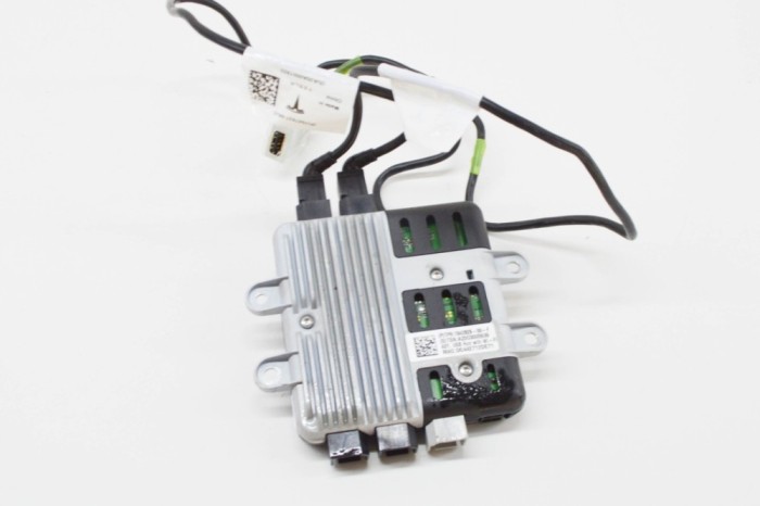 Alt modul de control TESLA MODEL X 2020 OEM: 1042829-00-F,1047537-00-C 21027613