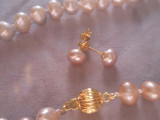 Set colier si cercei perle mov, naturale