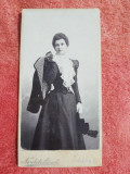 Fotografie tip CDV, femeie cu palarie si sacou, inceput de secol XX