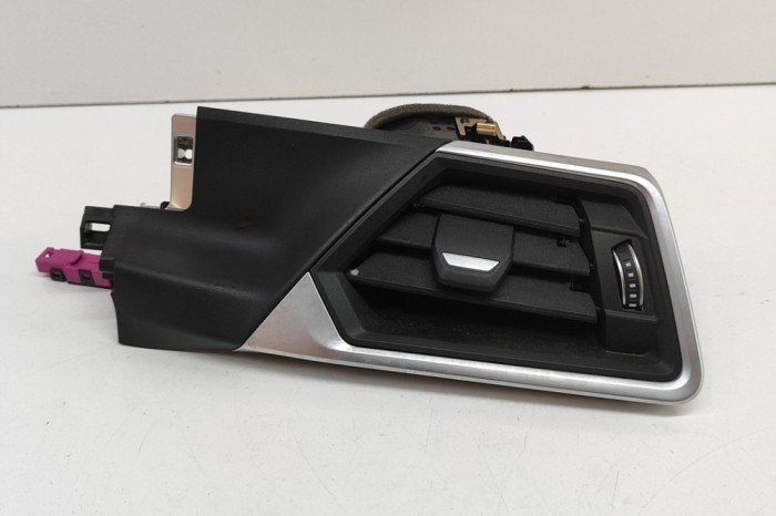 Gura de ventilație planșa de bord BMW 3 G20, G28 2023 OEM: 5A3B8D0 29998656