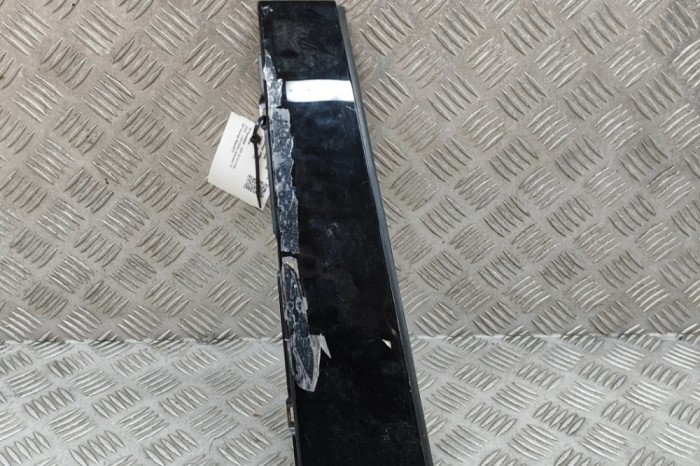 Ornament vertical ușă dreapta spate AUDI Q4 SUV F4B 2023 OEM: 89A839902 28633640