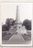Bnk foto Iasi - Parcul Copou - Obeliscul cu lei - 1964, Alb-Negru, Romania de la 1950, Cladiri