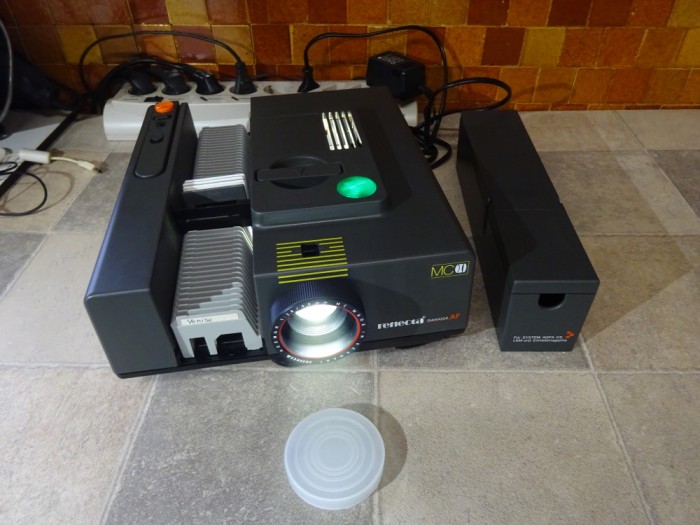 Proiector diapozitive retro Reflecta Diamator AF | Okazii.ro