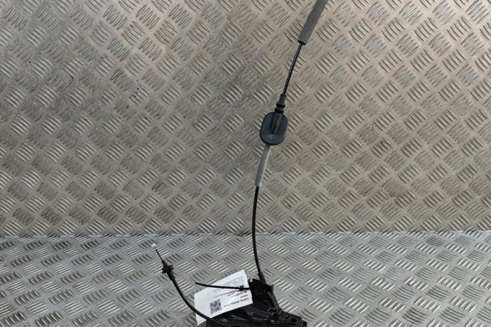 &Icirc;ncuietoare ușă dreapta spate FORD PUMA J2K, CF7 2022 OEM: H1BA-A26412-DE | 31865237