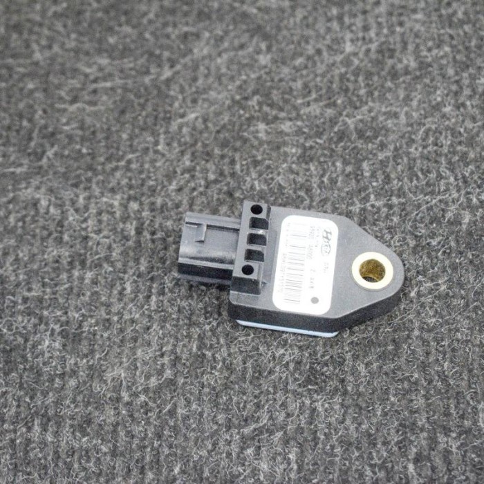 Senzor de impact st&acirc;nga față HYUNDAI i30 GD 2015 OEM: 95920-A6000 3866721