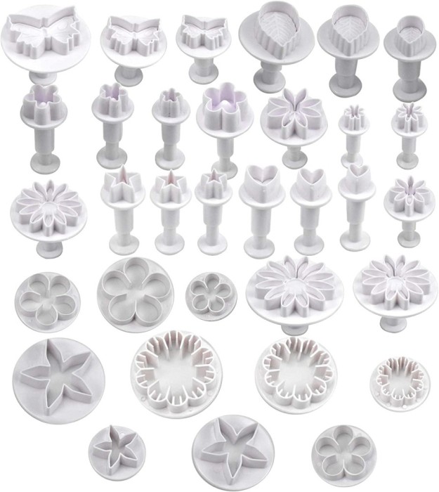 Set 33 Forme pentru Decorat Tort si Prajituri Cup Cake cu Stelute, Flori, Fluturi, Inimioare si Frunze, din PVC Alb 3D 5 cm 5 cm 2 cm Alb 33 5 cm