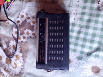 Radio vechi pe tranzistori Sokol 403 An 1971-1982 foto
