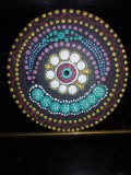 Mandala rotunda neagra pictat manual acrylic pictura in puncte decor perete negru pe disc vinil vinyl uzat de 7&rdquo;