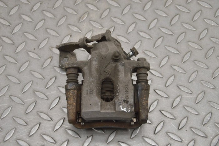 Etrier de fr&acirc;nă dreapta spate TOYOTA PRIUS _W3_ 2013 17377387